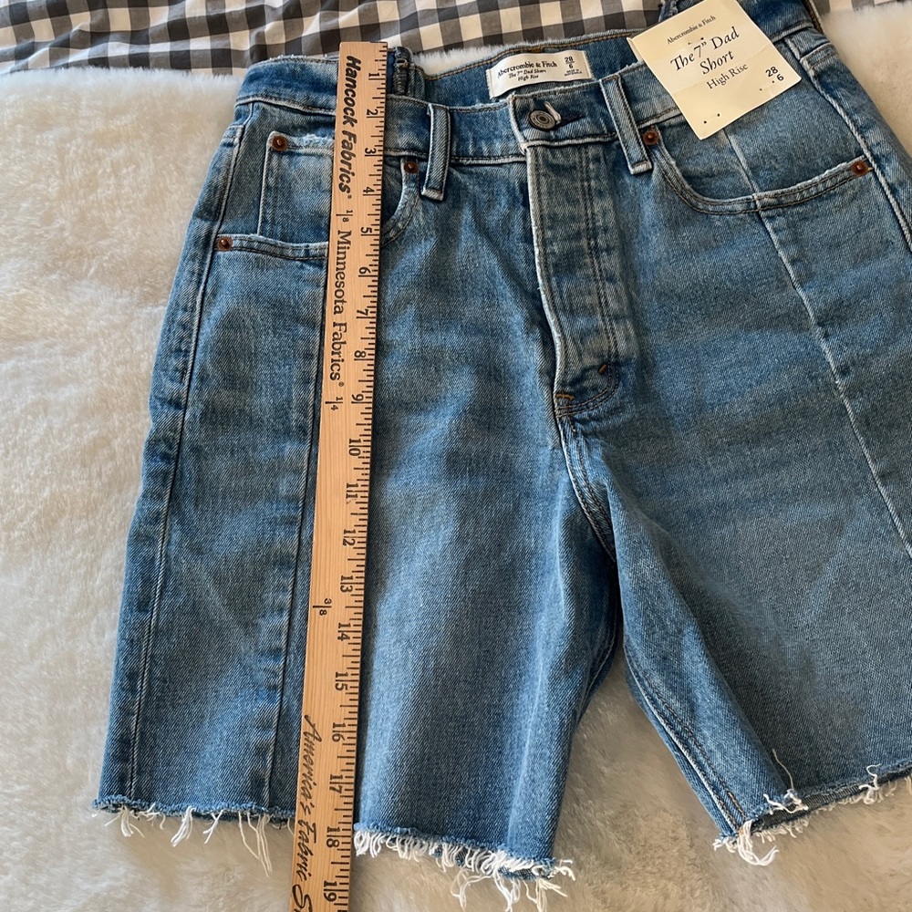 New! Abercrombie and Fitch The 7" Dad Denim Shorts High Rise Size 28/6‎ NWT - Picture 12 of 15